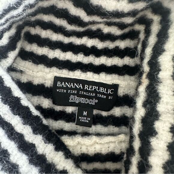 Banana Republic Size M Striped Black and White Turtleneck Italian Yarn Sweater - Picture 4 of 4